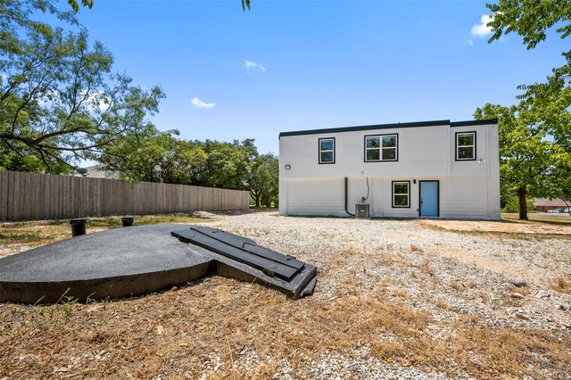 158 Lakeshore Drive, Runaway Bay, TX 76426