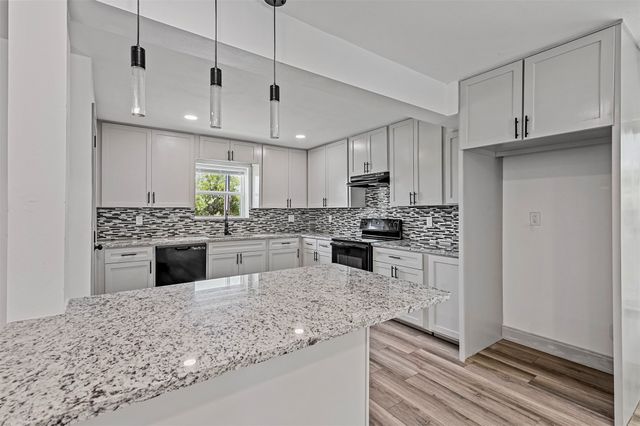 158 Lakeshore Drive, Runaway Bay, TX 76426