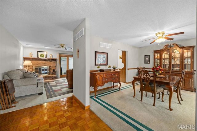 840 Vicksburg Drive, Belleville, IL 62221