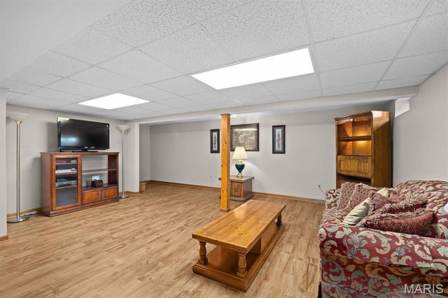 840 Vicksburg Drive, Belleville, IL 62221