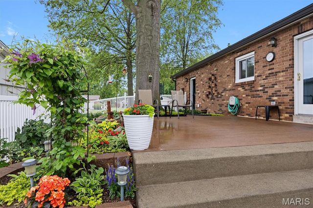 840 Vicksburg Drive, Belleville, IL 62221