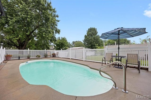 840 Vicksburg Drive, Belleville, IL 62221