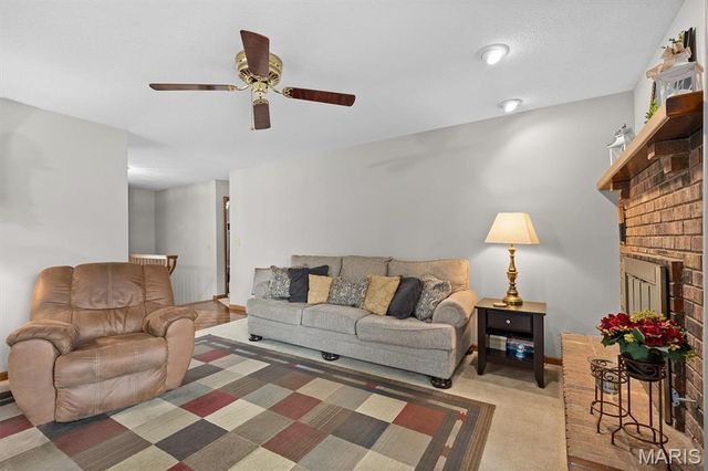 840 Vicksburg Drive, Belleville, IL 62221