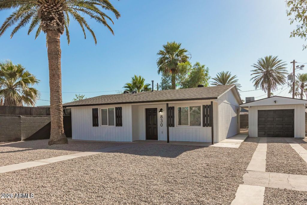 830 S GREENLEAF Lane, Avondale, AZ 85323
