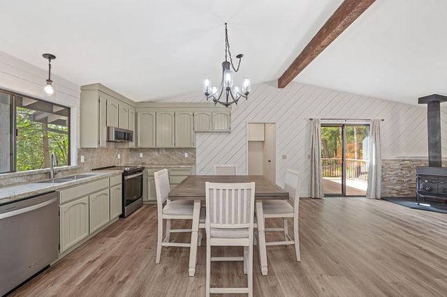 15358 Sky Pines Rd, Grass Valley, CA 95949