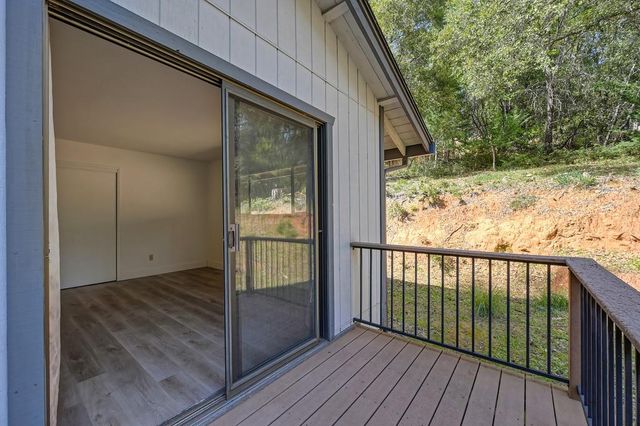 15358 Sky Pines Rd, Grass Valley, CA 95949
