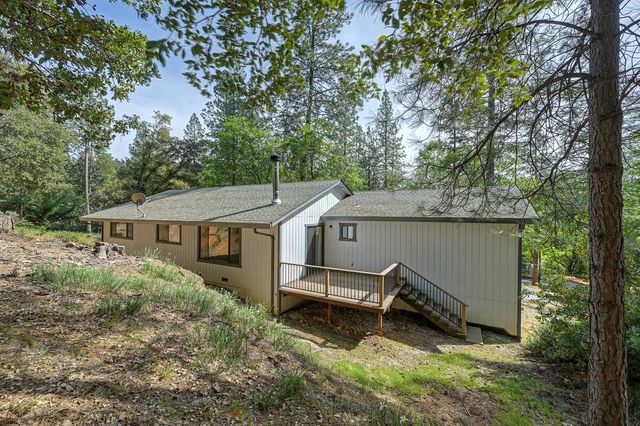 15358 Sky Pines Rd, Grass Valley, CA 95949