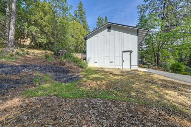 15358 Sky Pines Rd, Grass Valley, CA 95949