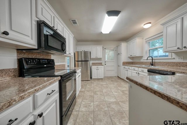 17597 CR 452, Lindale, TX 75771