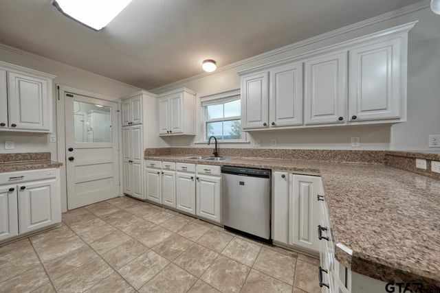 17597 CR 452, Lindale, TX 75771
