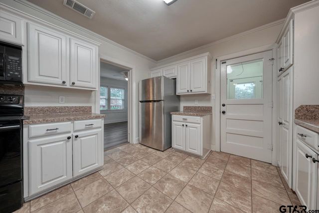 17597 CR 452, Lindale, TX 75771