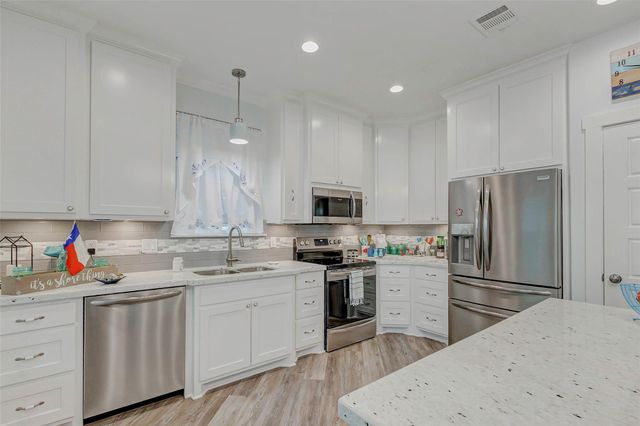 2408 Sandpiper, Crystal Beach, TX 77650