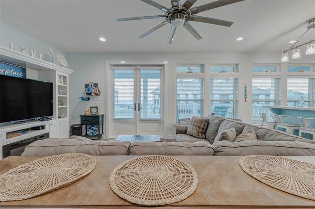 2408 Sandpiper, Crystal Beach, TX 77650