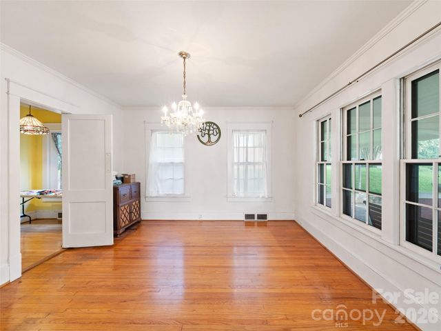 147 Walnut Avenue, Spruce Pine, NC 28777