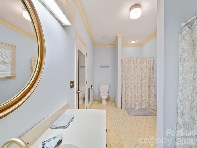 147 Walnut Avenue, Spruce Pine, NC 28777