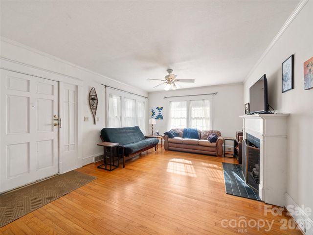 147 Walnut Avenue, Spruce Pine, NC 28777