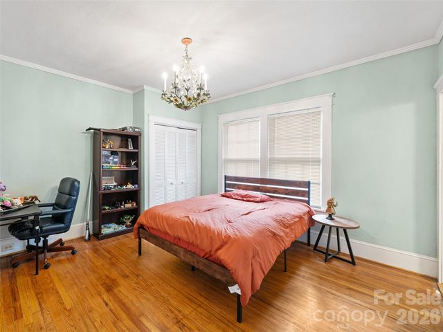 147 Walnut Avenue, Spruce Pine, NC 28777