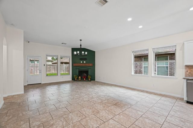 8806 Alicia Drive, Tomball, TX 77375