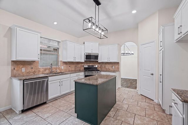 8806 Alicia Drive, Tomball, TX 77375