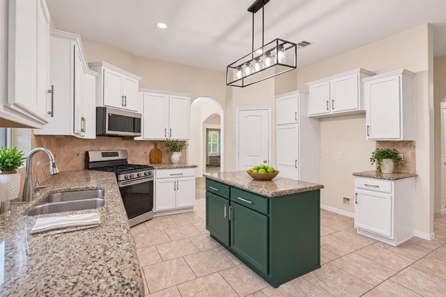 8806 Alicia Drive, Tomball, TX 77375