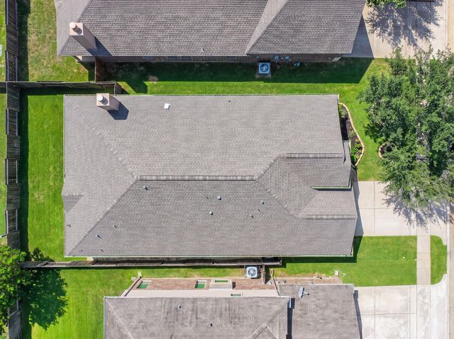 8806 Alicia Drive, Tomball, TX 77375