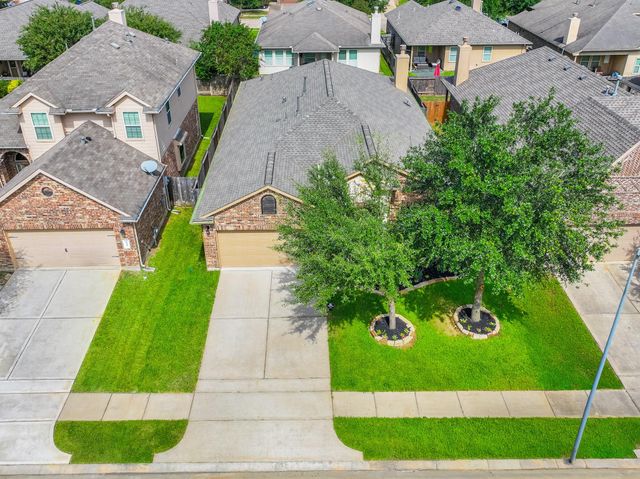 8806 Alicia Drive, Tomball, TX 77375