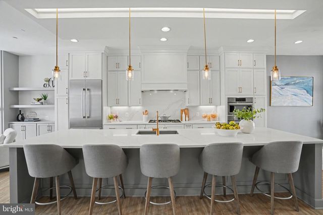 8215 RIVER RD, Bethesda, MD 20817