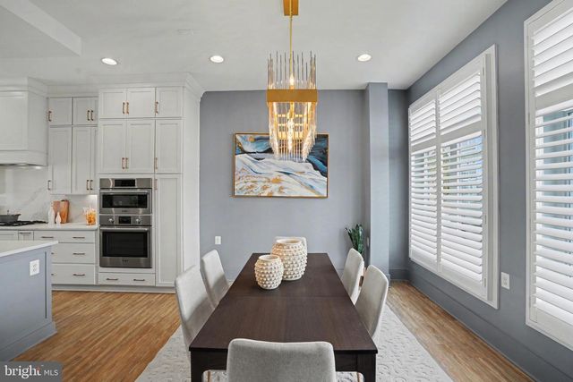 8215 RIVER RD, Bethesda, MD 20817