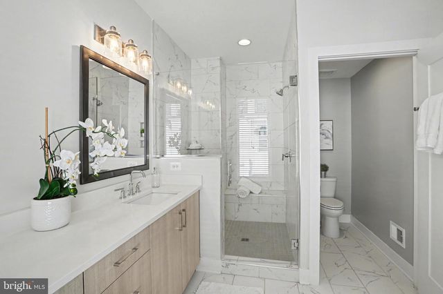 8215 RIVER RD, Bethesda, MD 20817