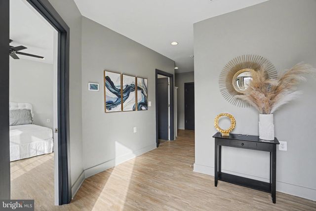 8215 RIVER RD, Bethesda, MD 20817