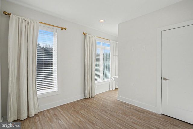 8215 RIVER RD, Bethesda, MD 20817