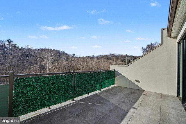 8215 RIVER RD, Bethesda, MD 20817