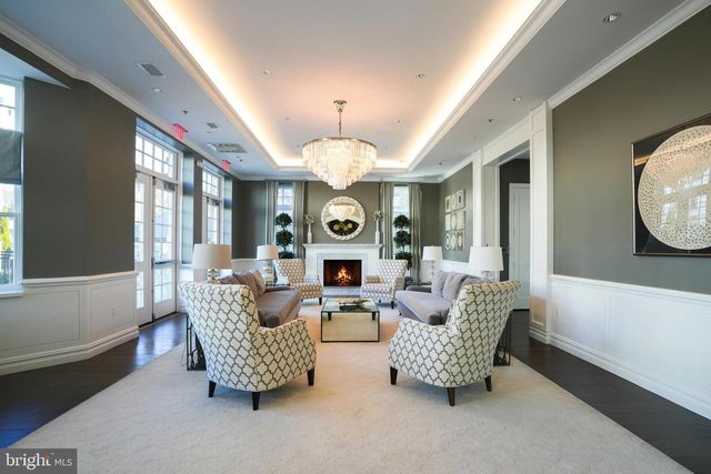 8215 RIVER RD, Bethesda, MD 20817