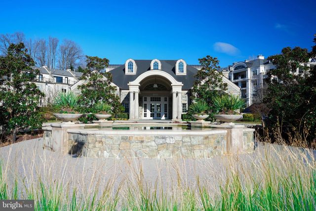 8215 RIVER RD, Bethesda, MD 20817