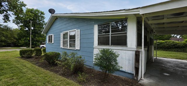 306 E Hampton Street, Elloree, SC 29047