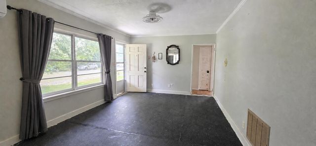 306 E Hampton Street, Elloree, SC 29047