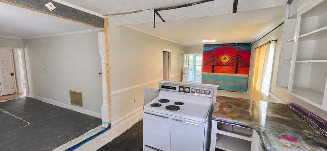 306 E Hampton Street, Elloree, SC 29047
