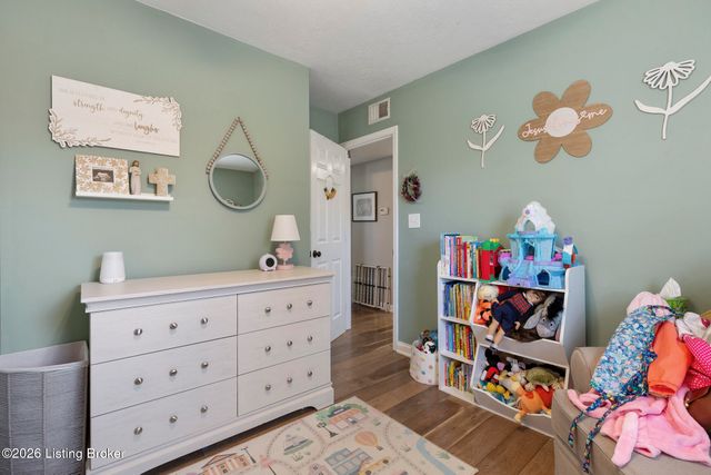 6812 Village Green Blvd, Pewee Valley, KY 40056