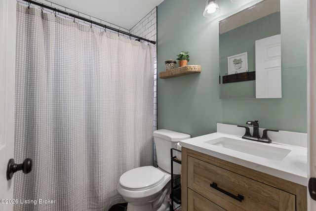 6812 Village Green Blvd, Pewee Valley, KY 40056