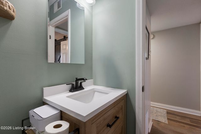 6812 Village Green Blvd, Pewee Valley, KY 40056