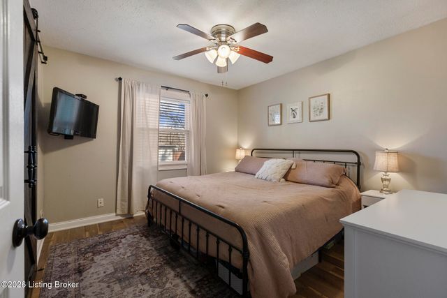 6812 Village Green Blvd, Pewee Valley, KY 40056