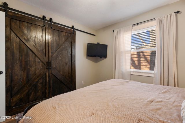 6812 Village Green Blvd, Pewee Valley, KY 40056