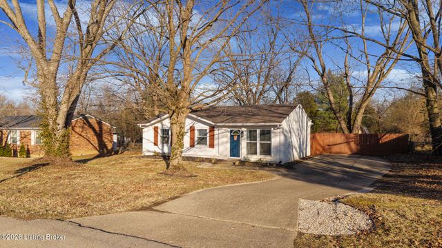 6812 Village Green Blvd, Pewee Valley, KY 40056