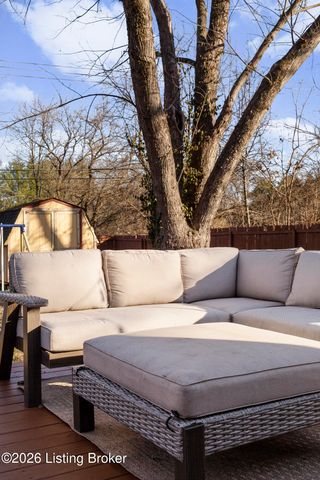 6812 Village Green Blvd, Pewee Valley, KY 40056