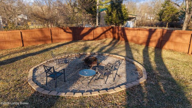 6812 Village Green Blvd, Pewee Valley, KY 40056