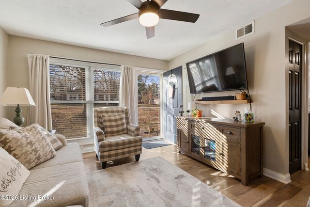 6812 Village Green Blvd, Pewee Valley, KY 40056