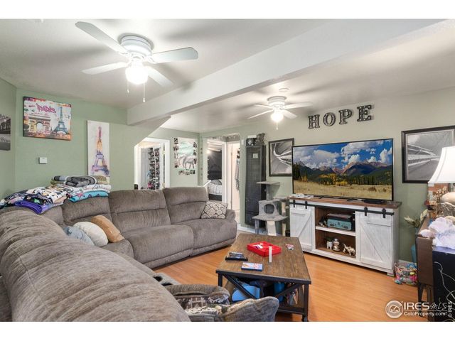 643 W 10th St, Loveland, CO 80537