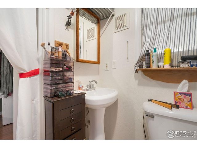 643 W 10th St, Loveland, CO 80537