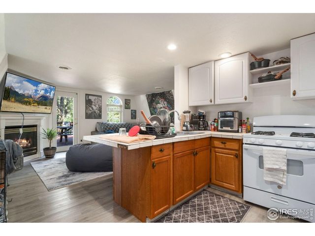 643 W 10th St, Loveland, CO 80537