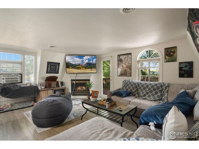 643 W 10th St, Loveland, CO 80537